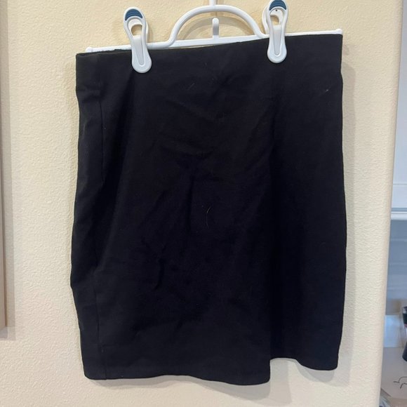 Mini Black Skirt - Picture 2 of 2